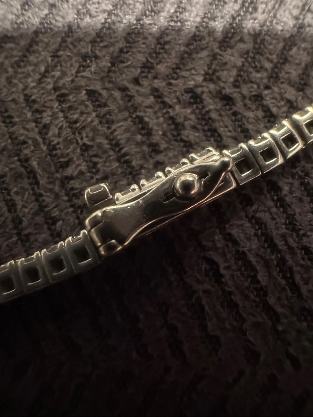 14 K White Gold 1 carat TW Natural Diamond tennis bracelet.